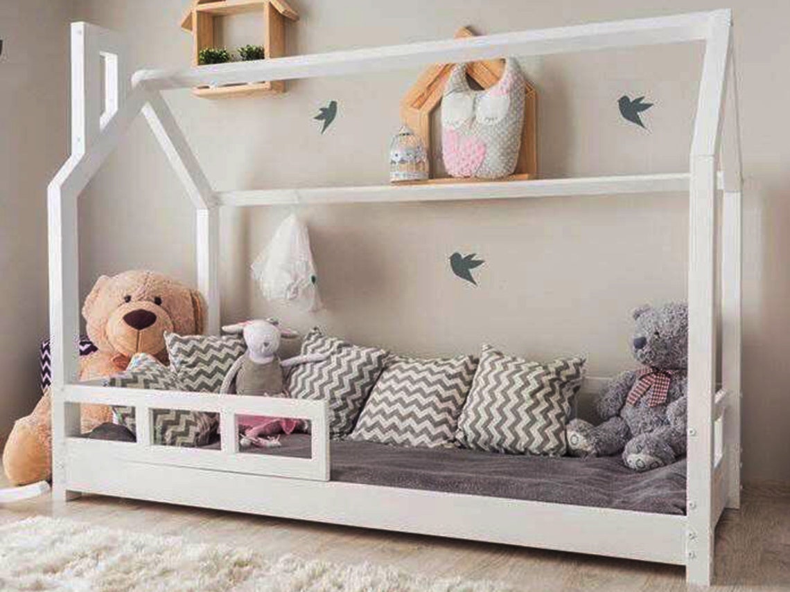 Queen Size House Bed with Wood Chimney Plans